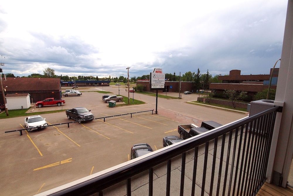 Executive House Suites Hotel & Conference Centre Executive Room, 1 Queen Bed 5