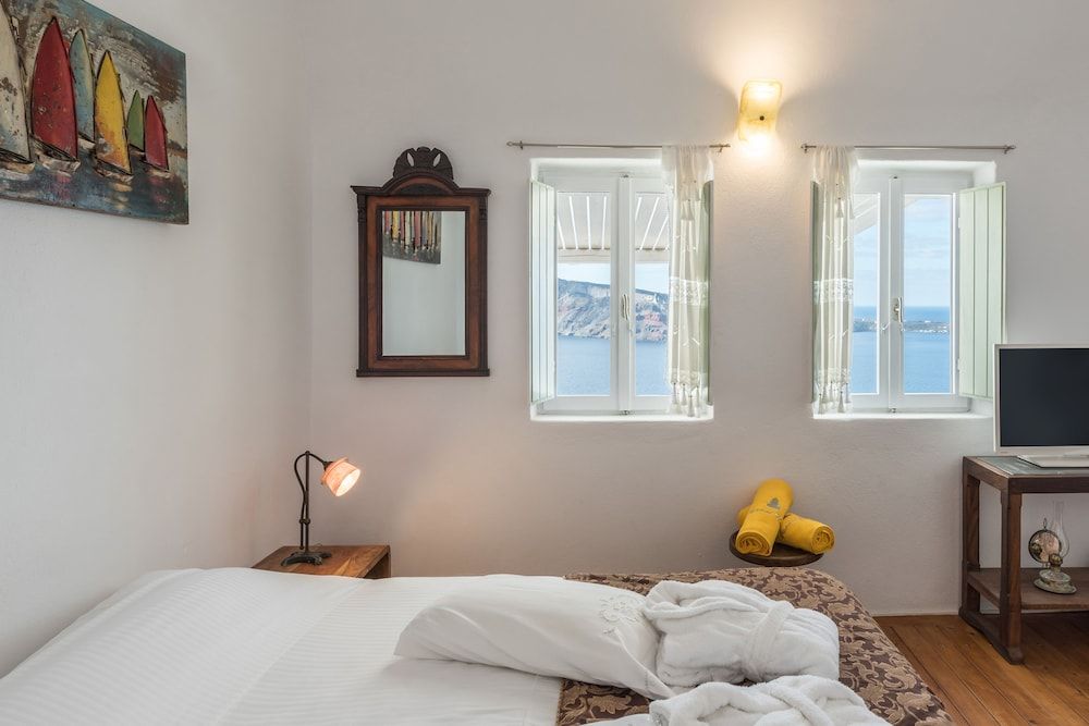Senior Suite, Jetted Tub (Caldera View)