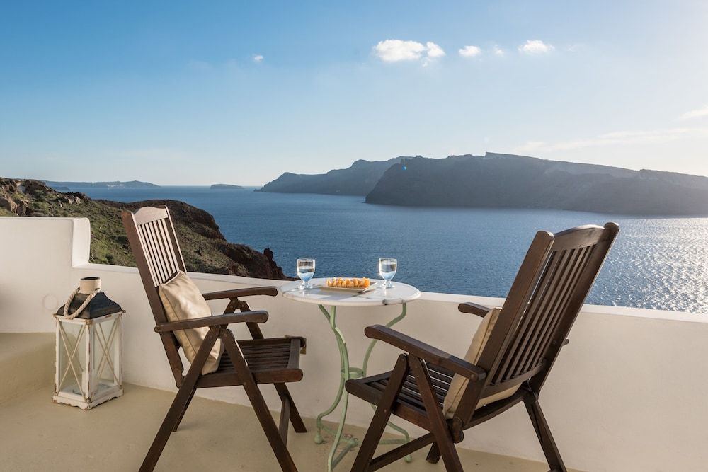 Fanari Villas Santorini Cave Nest Junior Suite, Caldera View *access via numerous steps 3