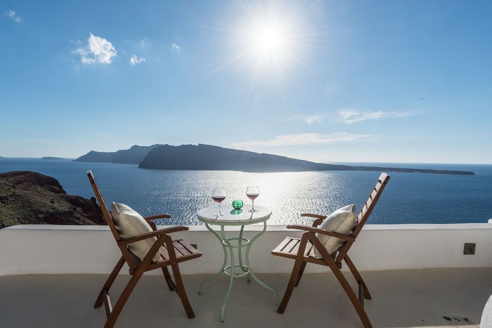 Fanari Villas Santorini Cave Nest Junior Suite, Caldera View *access via numerous steps 2