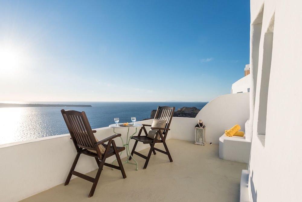 Fanari Villas Santorini Cave Nest Junior Suite, Caldera View *access via numerous steps 4