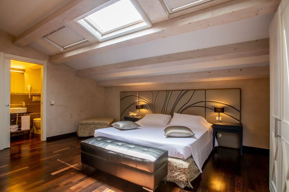 De Stefano Palace Superior Double Room, 1 Double Bed 8