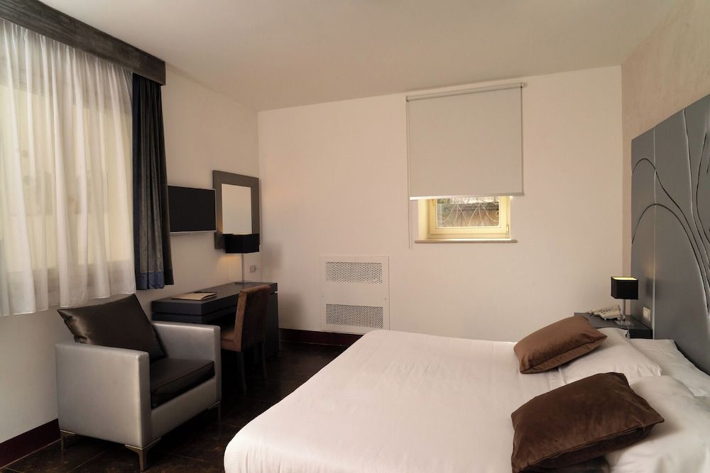 De Stefano Palace Superior Double Room, 1 Double Bed 12