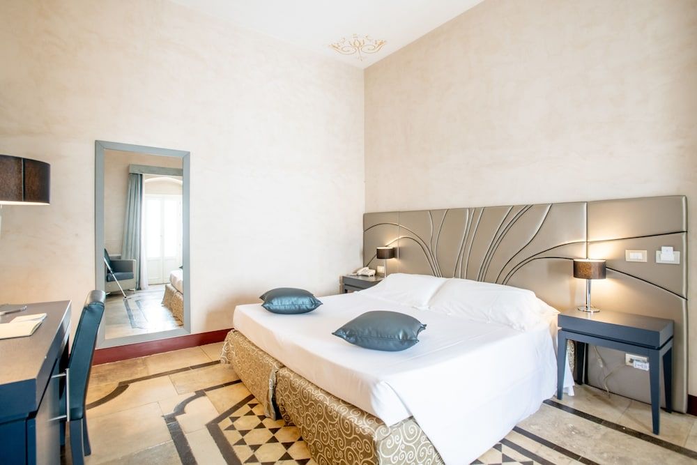 De Stefano Palace Family Quadruple Room 5