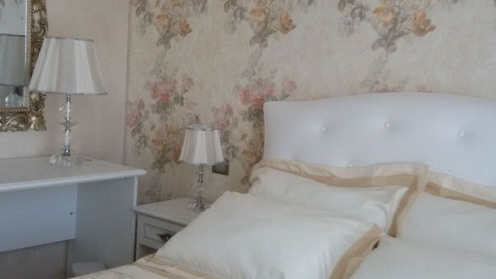 Daphnae House Deluxe Double Room, Balcony (Euridice) 6