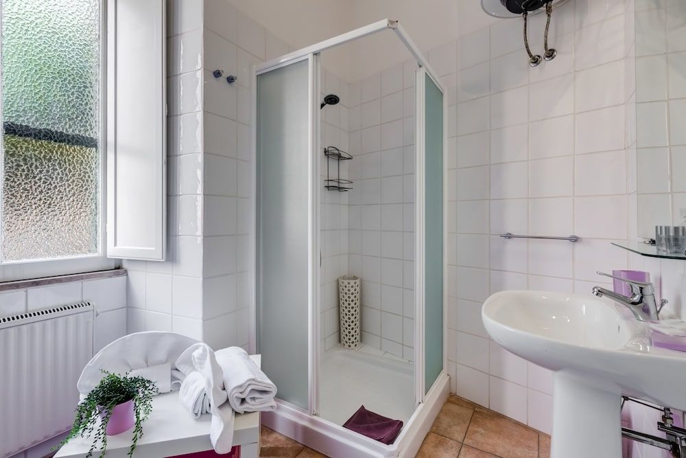 Allegra's House Double or Twin Room 15