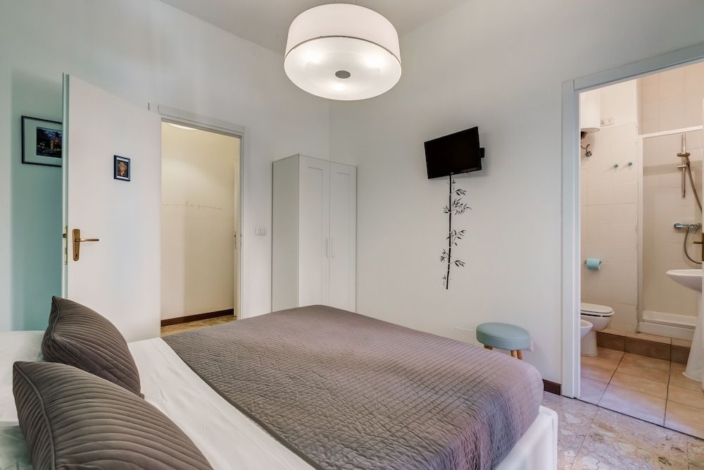 Allegra's House Double or Twin Room 12