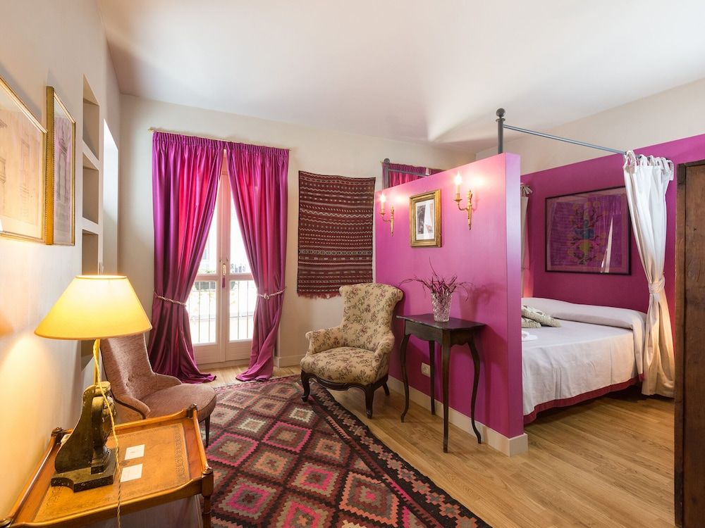 Apartment, Kitchenette (Magenta)