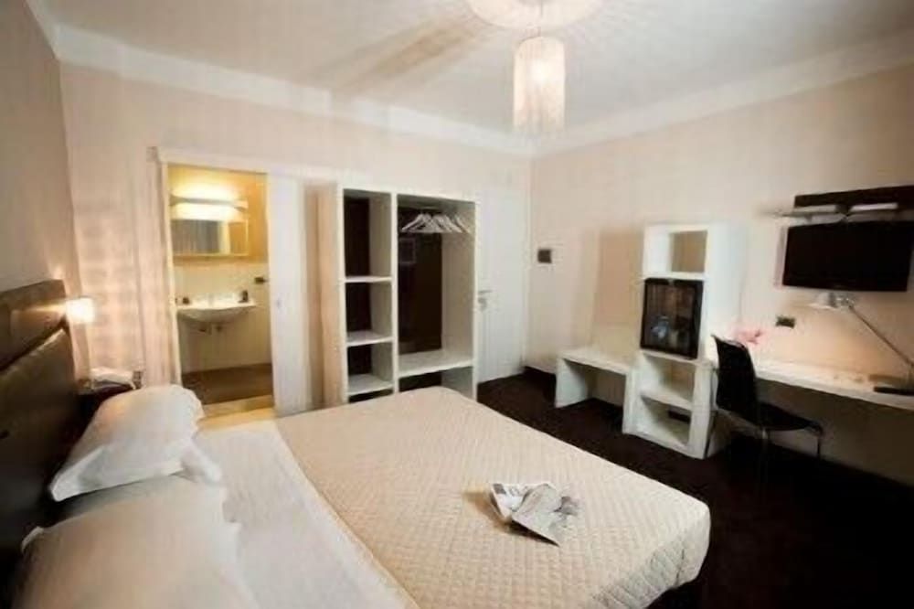 Hotel Bruman Caserta Double Room 6