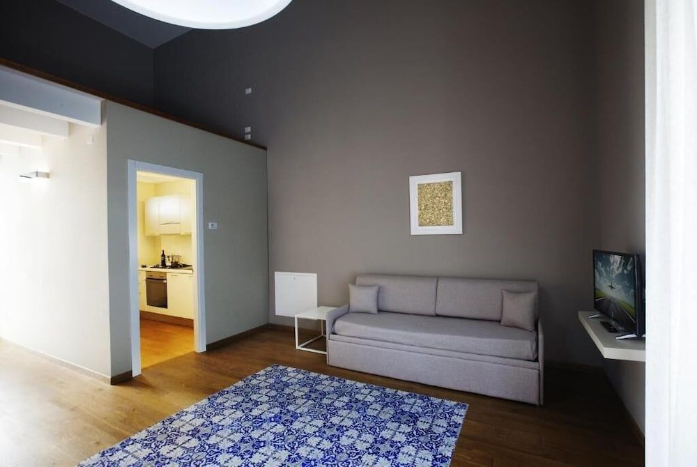 Central Gallery Rooms Deluxe Studio 4