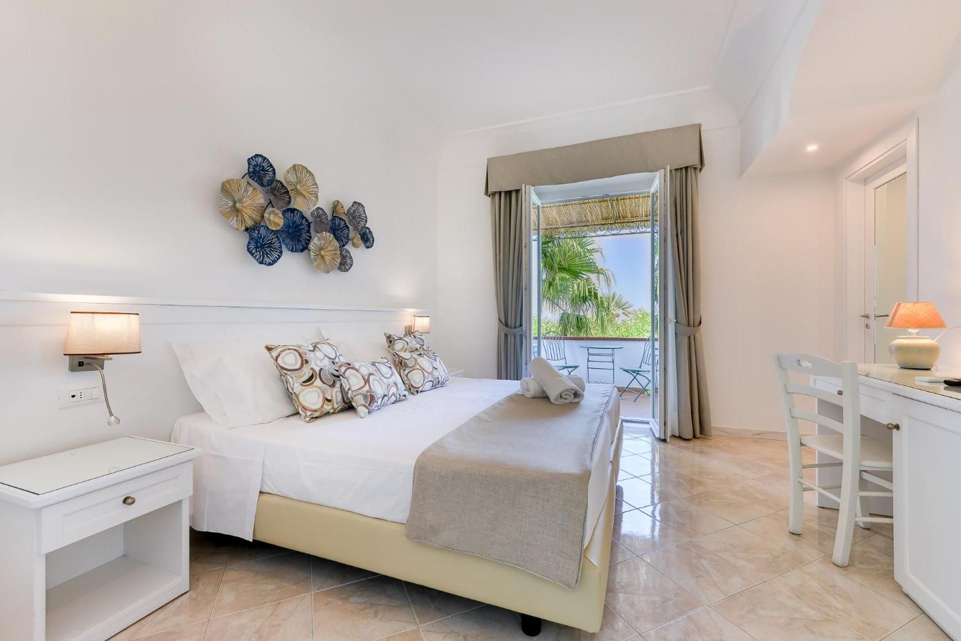 Double or Twin Room with Sea View