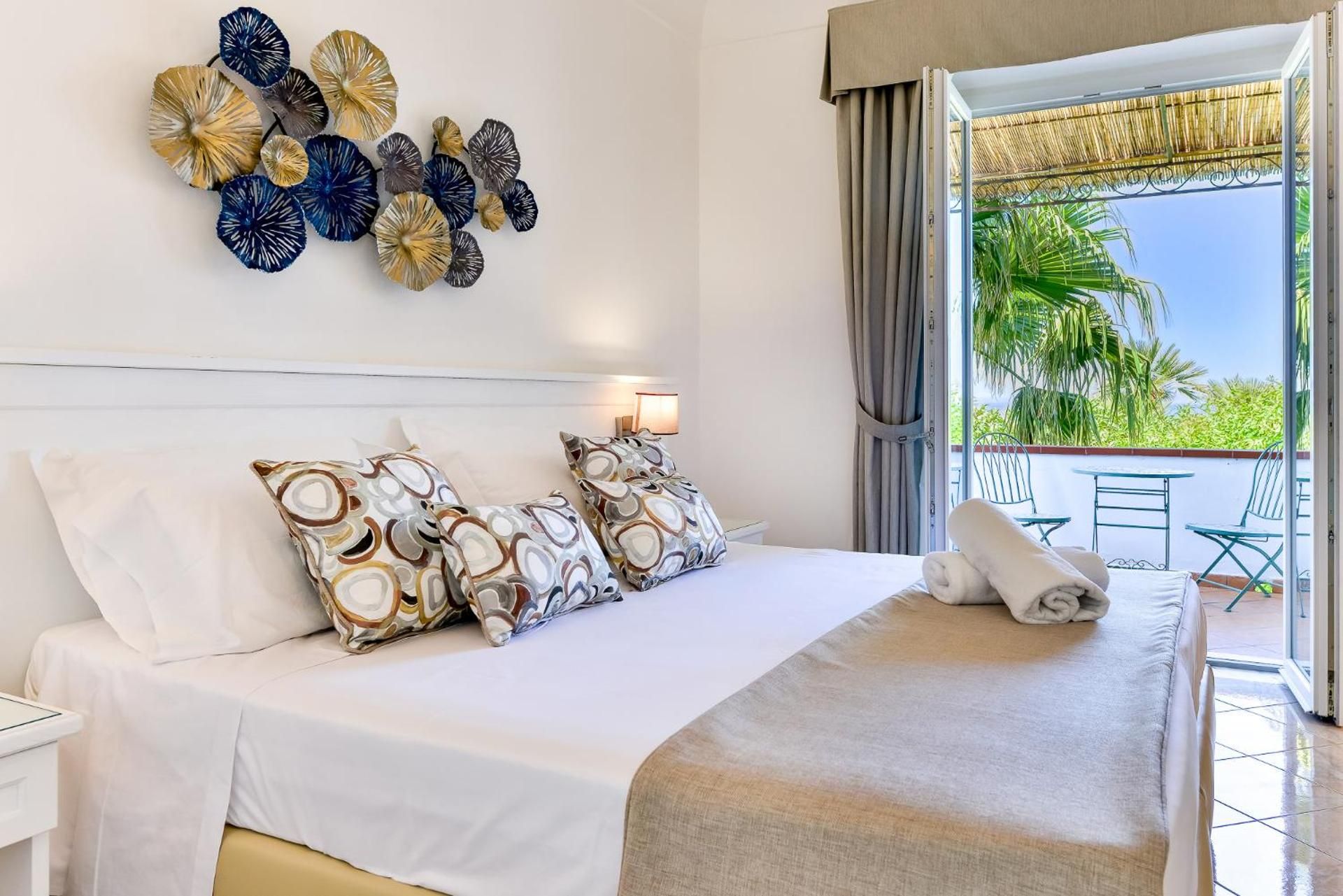 Double or Twin Room with Sea View