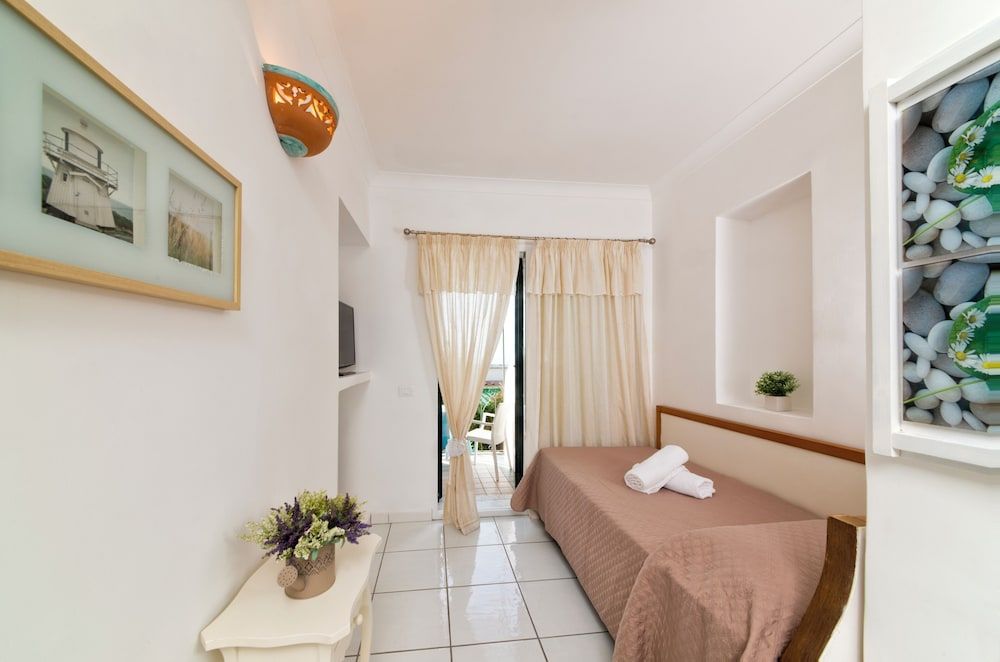 Classic Single Room