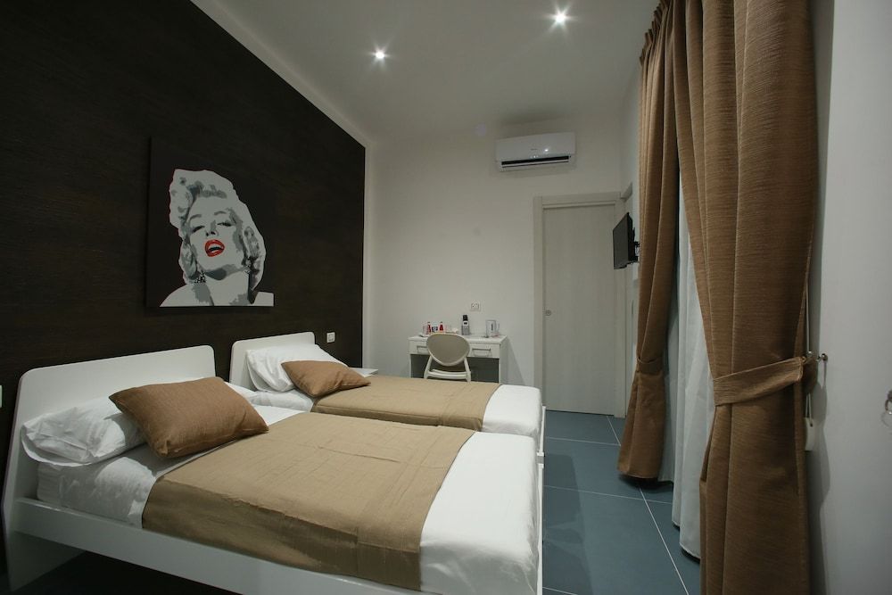 Mascalzone Latino Luxury Rooms Classic Double or Twin Room, Courtyard View 2