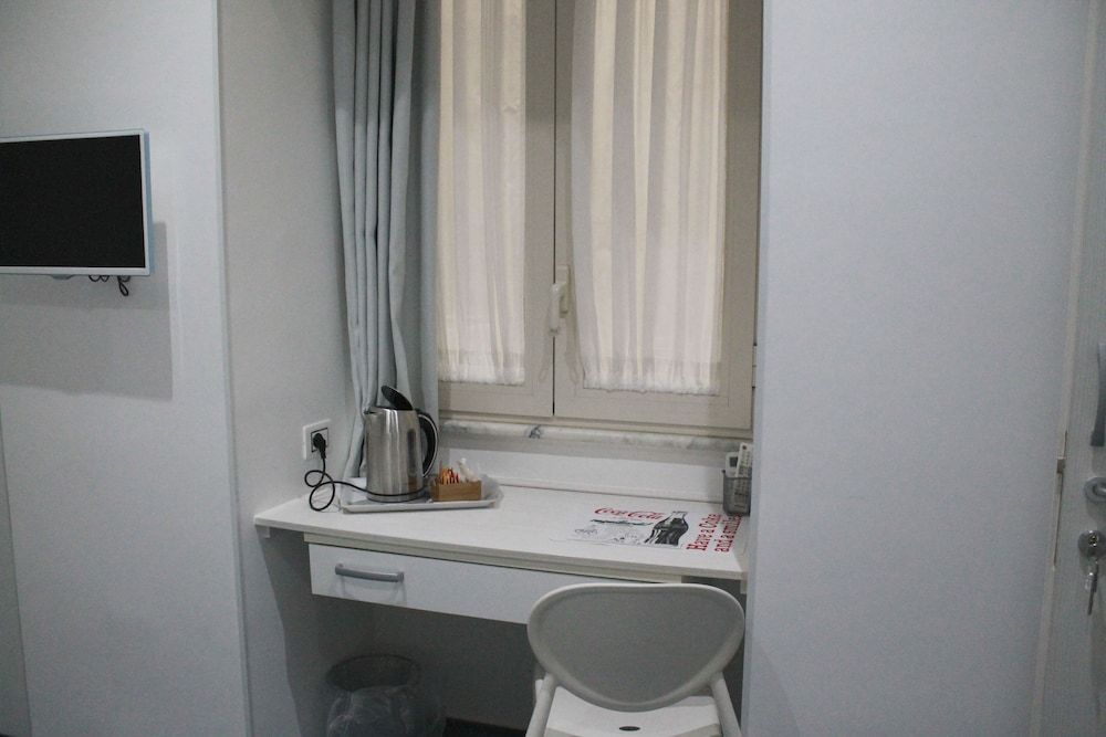 Mascalzone Latino Luxury Rooms Classic Double or Twin Room, Courtyard View 12