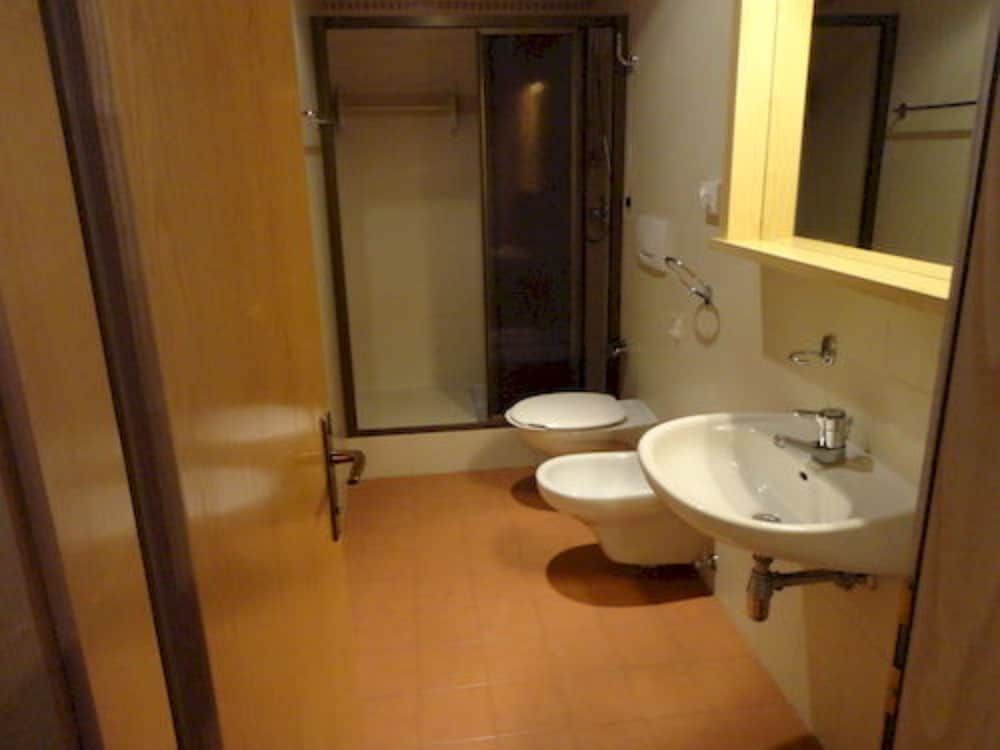 Ambiez Residence Apartment, 1 Bedroom (5 pax - attic) 9