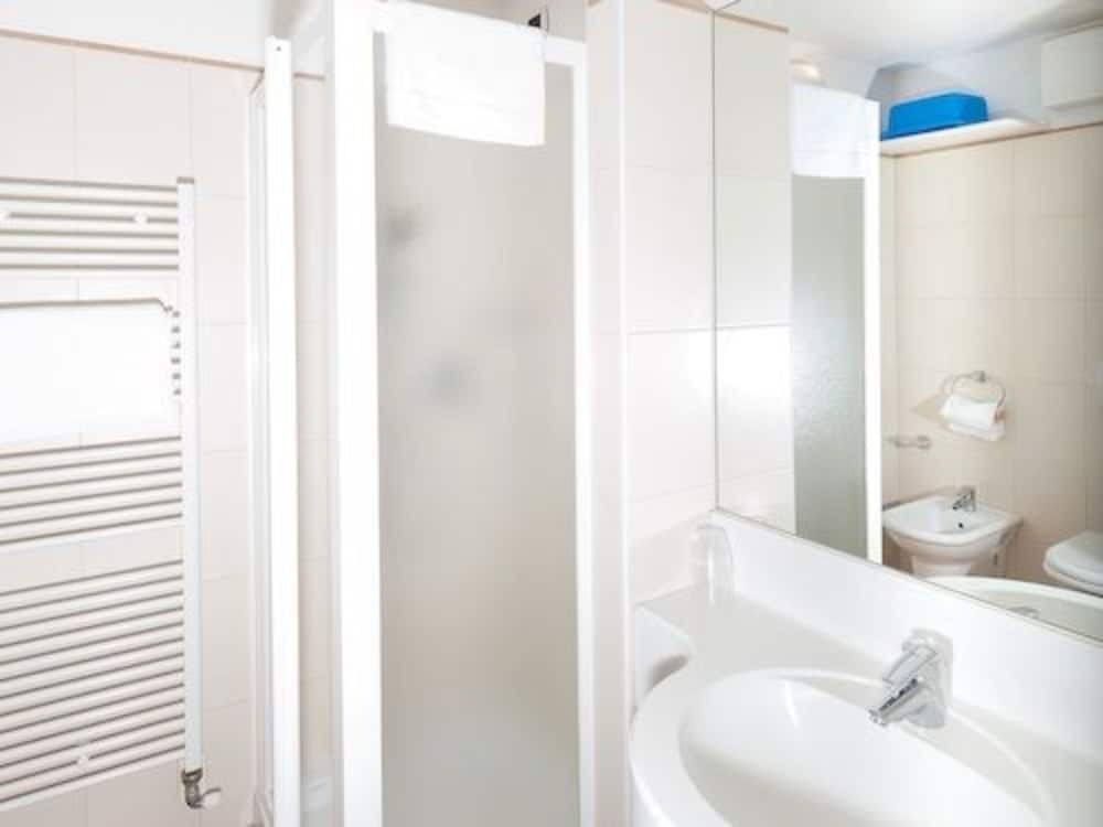 Ambiez Residence Standard Apartment (3 pax) 7