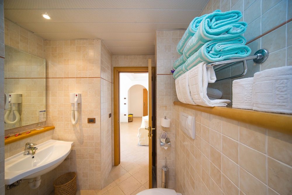 Hotel Terminal - Caroli Hotels Standard Quadruple Room 18
