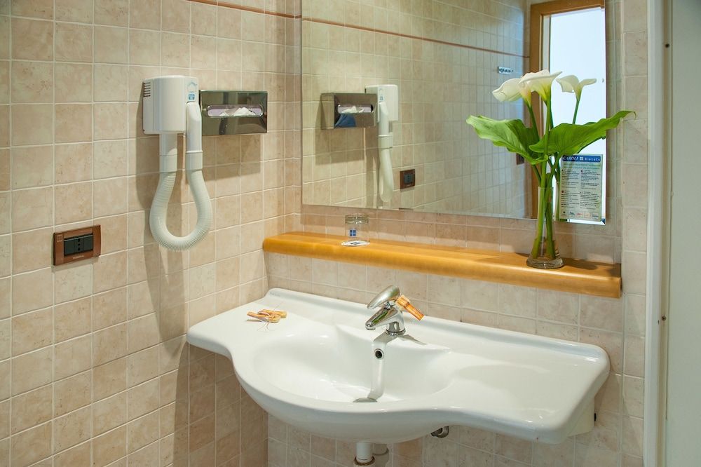 Hotel Terminal - Caroli Hotels Standard Quadruple Room 19