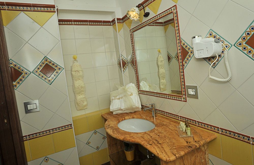 World Center Panoramic Double Room, Sea View 7
