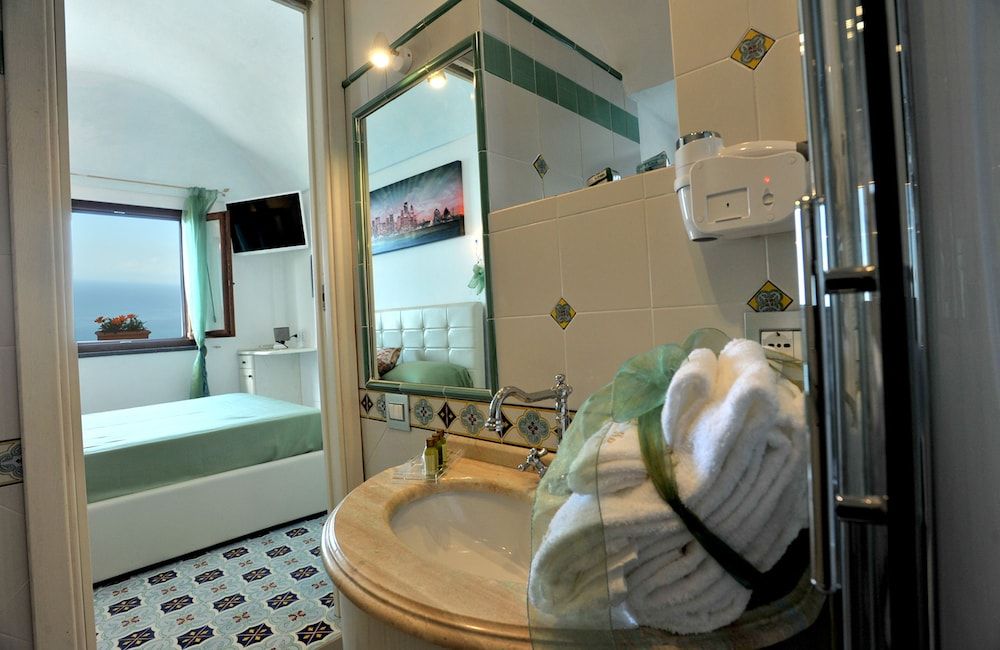 World Center Panoramic Double Room, Sea View 13