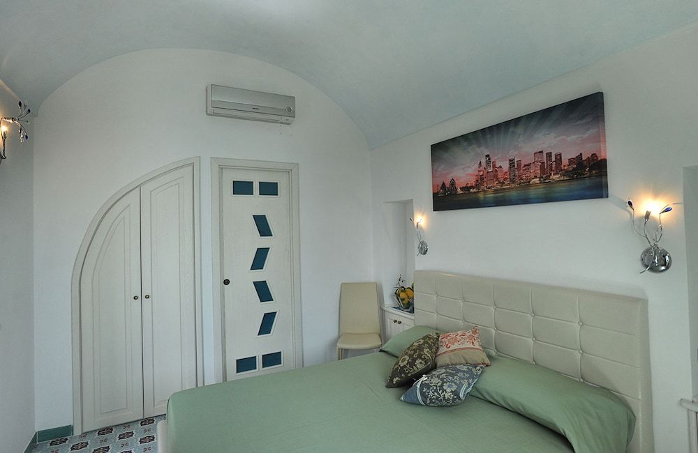 World Center Panoramic Double Room, Sea View 14