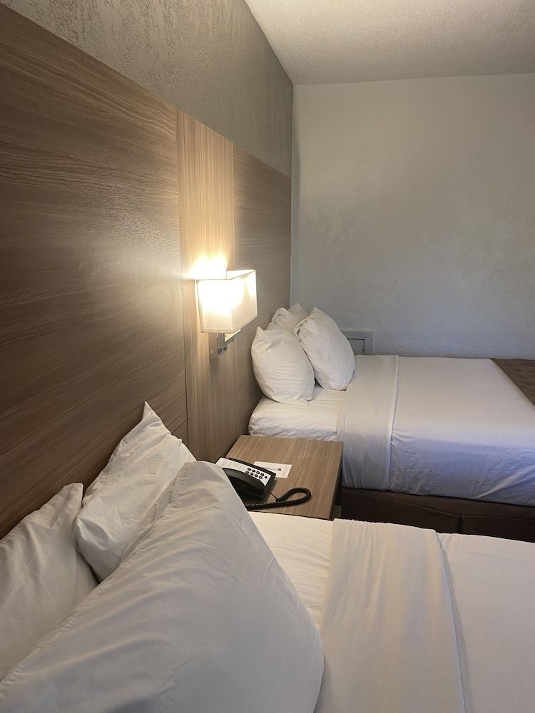 Room, 2 Double Beds, Non Smoking (Exterior Corridor)