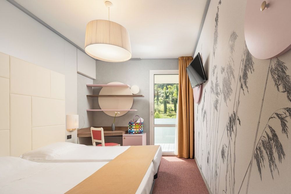 Comfort Double Room, 1 Double or 2 Twin Beds, Pool View