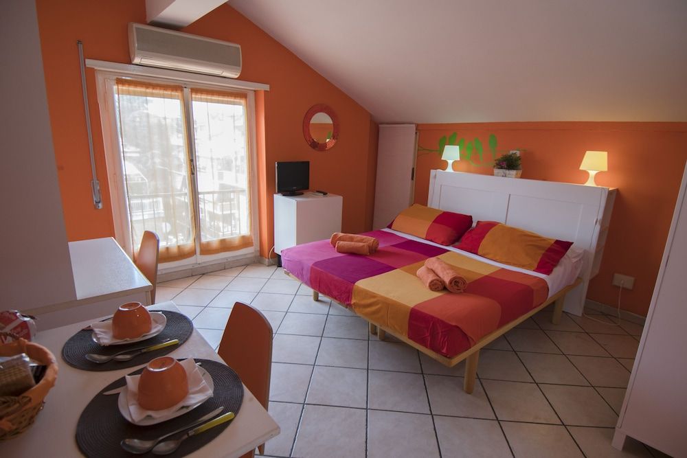 La Voliera B&B Double Room, Shared Bathroom 2