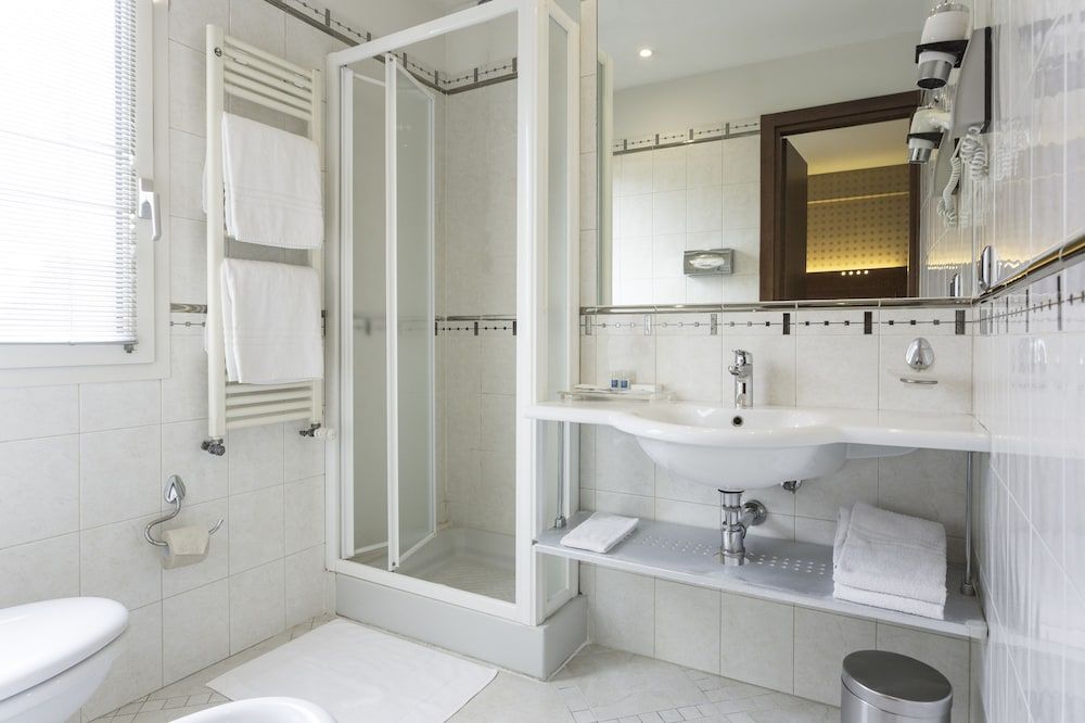 Millennhotel Double Room 5