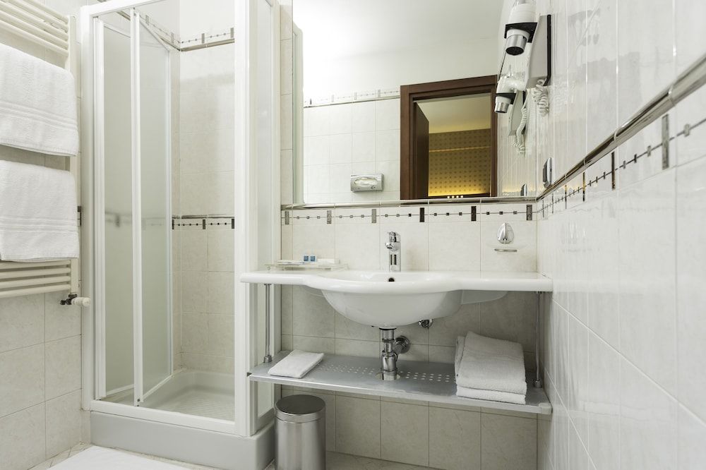 Millennhotel Double Room 4