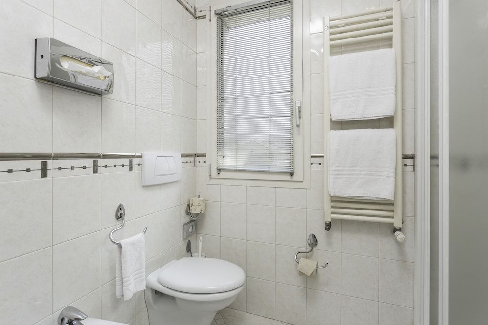 Millennhotel Double Room 7