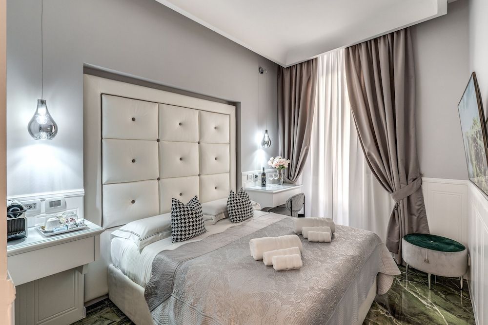 Rome55 - Piazza di Spagna Superior Double Room, City View 2