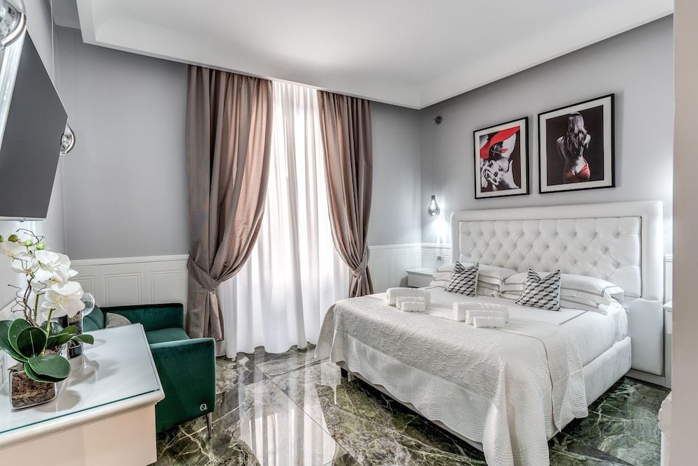 undefined Rome55 - Piazza di Spagna