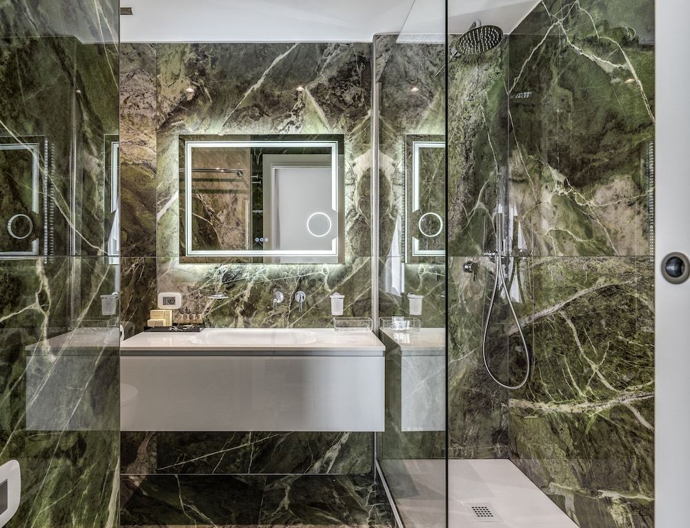 Rome55 - Piazza di Spagna Deluxe Double or Twin Room 6