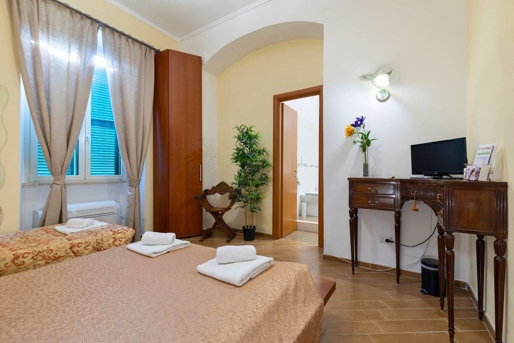 MICLAD BeB Colosseum Guest House Deluxe Room (Augusto) 10