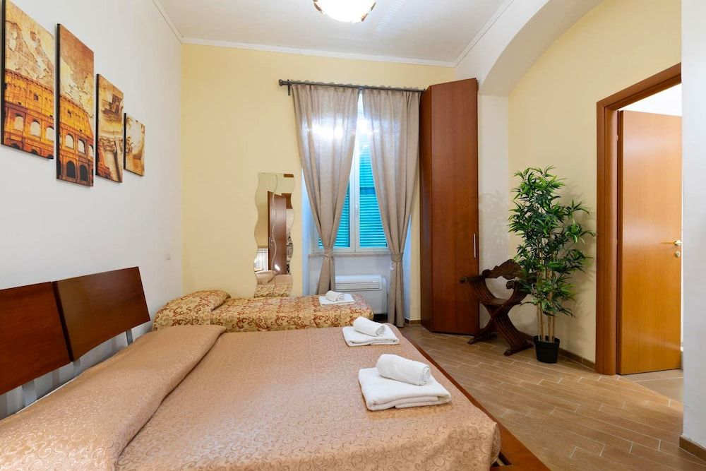 MICLAD BeB Colosseum Guest House Deluxe Room (Augusto) 3