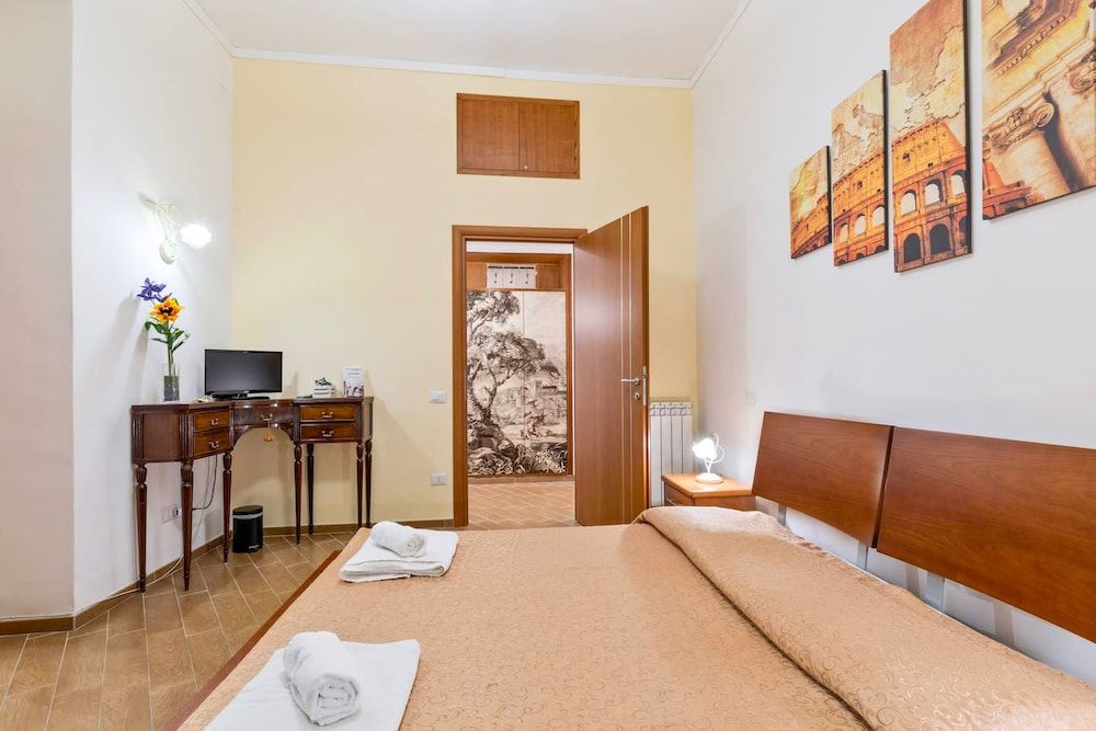 MICLAD BeB Colosseum Guest House Deluxe Room (Augusto) 8