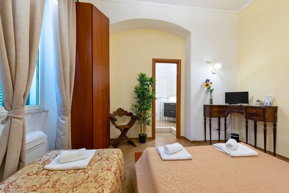 MICLAD BeB Colosseum Guest House Deluxe Room (Augusto) 12