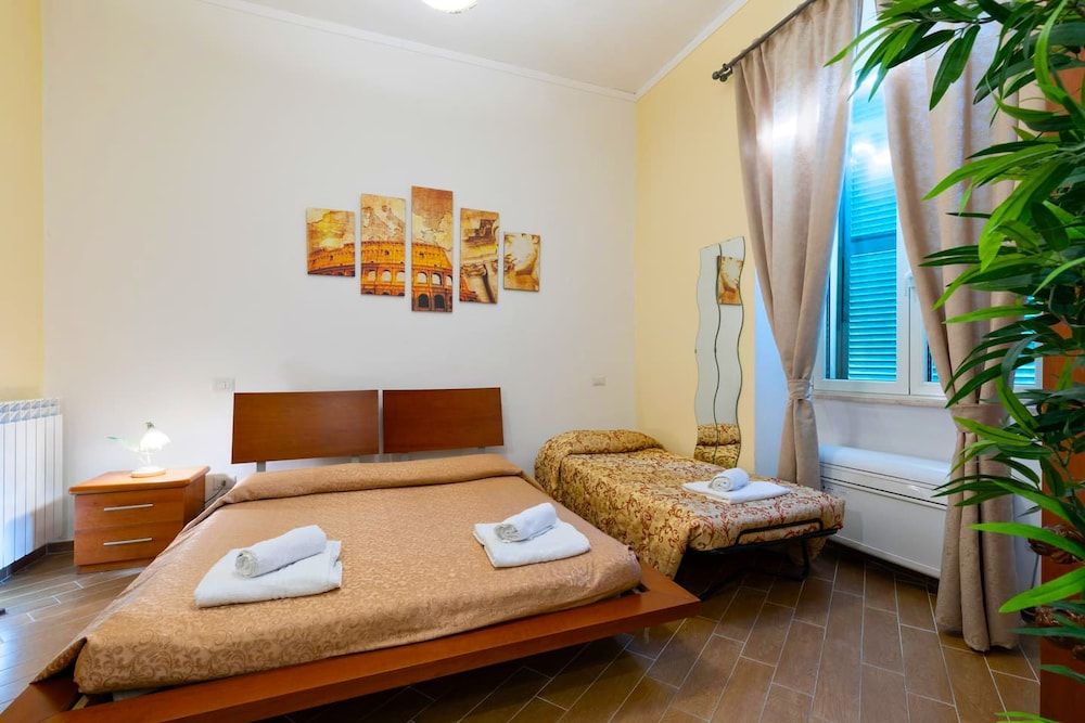 MICLAD BeB Colosseum Guest House Deluxe Room (Augusto) 9