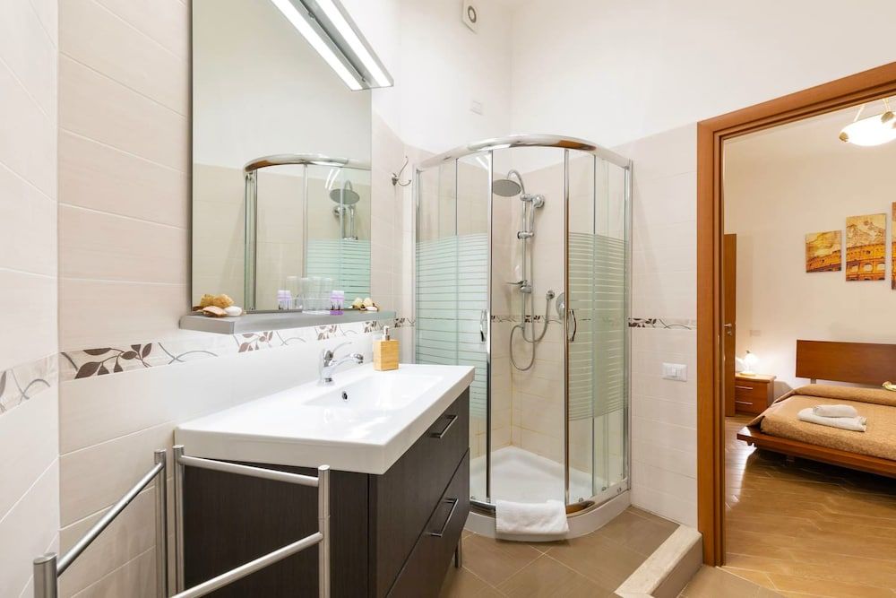 MICLAD BeB Colosseum Guest House Deluxe Room (Augusto) 5