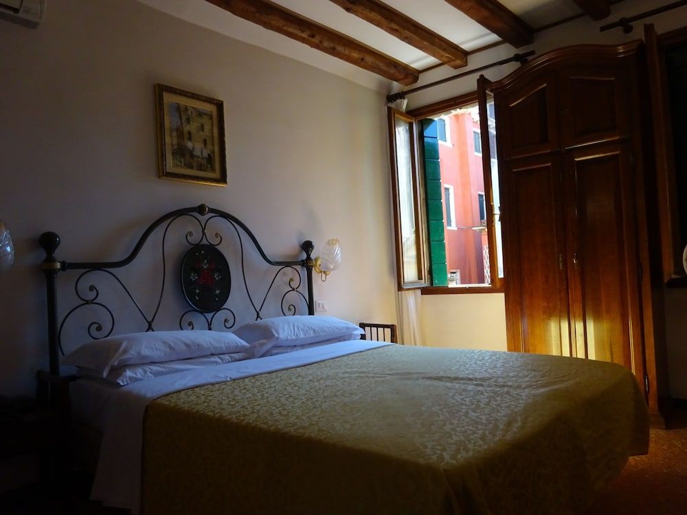Hotel Minerva E Nettuno Standard Triple Room 5