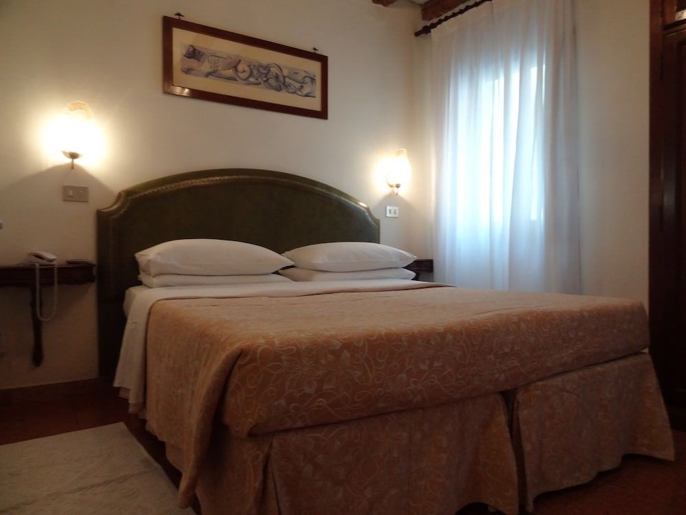 Hotel Minerva E Nettuno Standard Triple Room 10