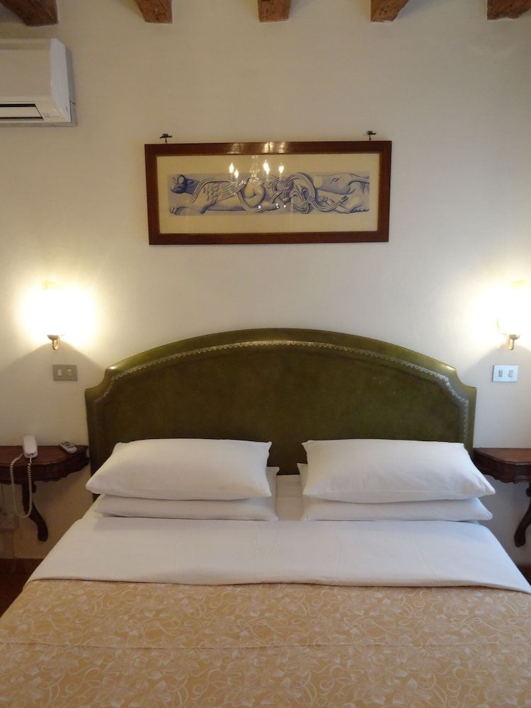 Hotel Minerva E Nettuno Standard Triple Room 9