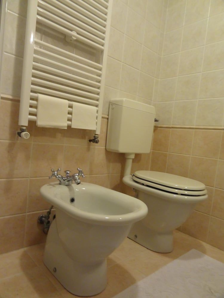 Hotel Minerva E Nettuno Economy Double Room, Shared Bathroom 6