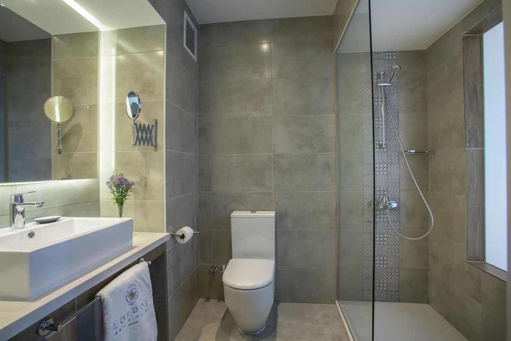 Lordos Beach Hotel & Spa Single Room, Partial Sea View 5