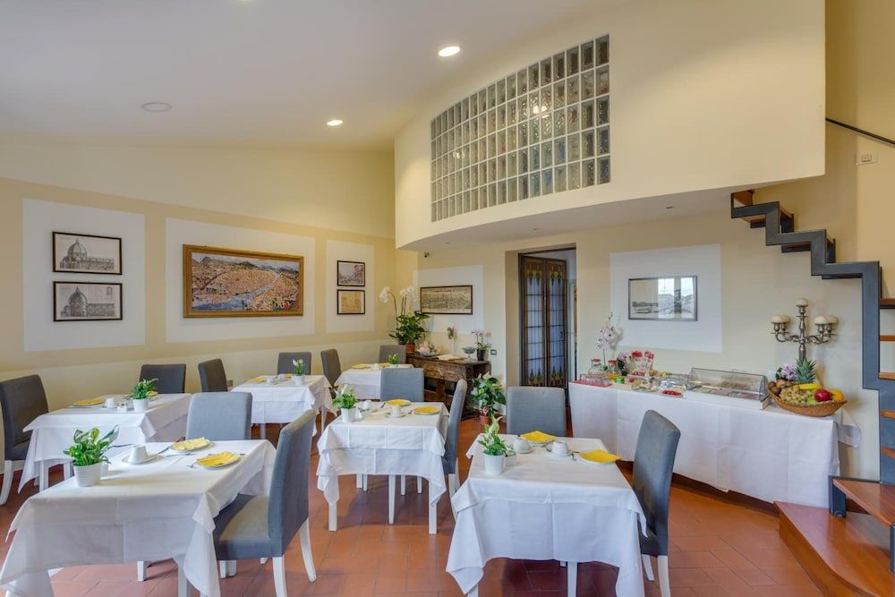 undefined Locanda dei Guelfi 6