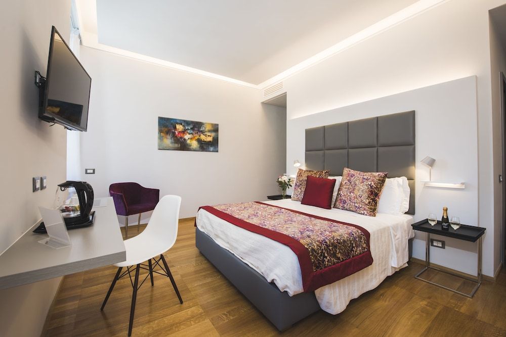 Mascherino Suites Superior Double Room, 1 Queen Bed, Accessible, City View 3