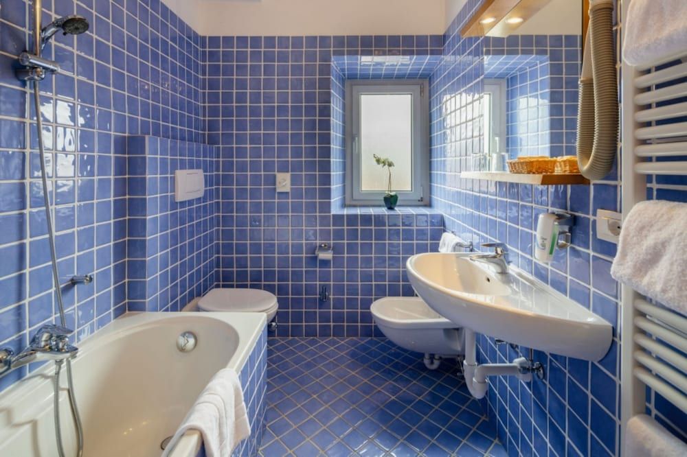 Hotel Aquila Camera Comfort Tripla 4