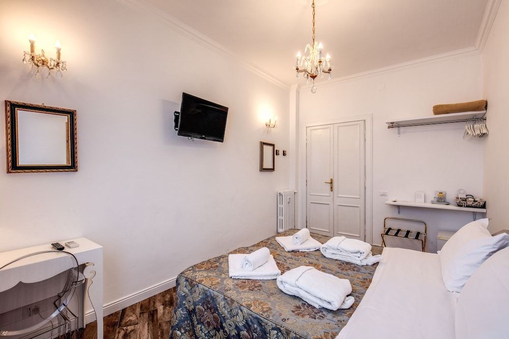 undefined Astoria Palace 3